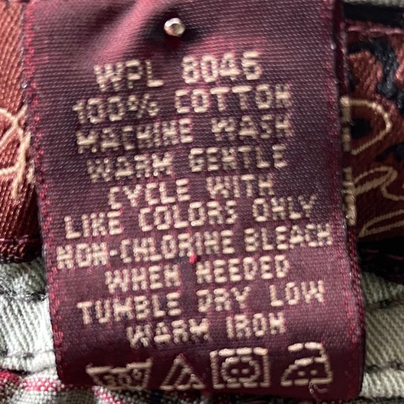 American Rag Men's Red and Green Plaid Flat Front Shorts Size: 34 - Picture 5 of 8